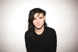 What Type of Music Is Skrillex? An Insight into the Unique Sound of the Electronic Pioneering Artist